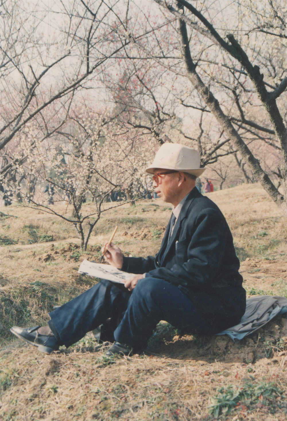 1994年2月于武汉东湖梅园写生.jpg